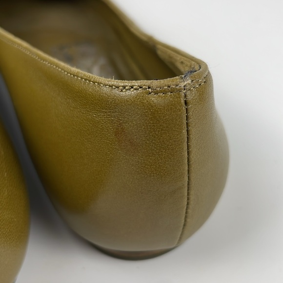 Salvatore Ferragamo | Olive Green Leather Wood Accent Ballet Flats 1970s 4.5 - Picture 6 of 12